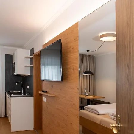 泊克麦尔酒店 3*