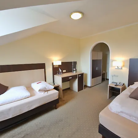 Bockmaier Szálloda Oberpframmern